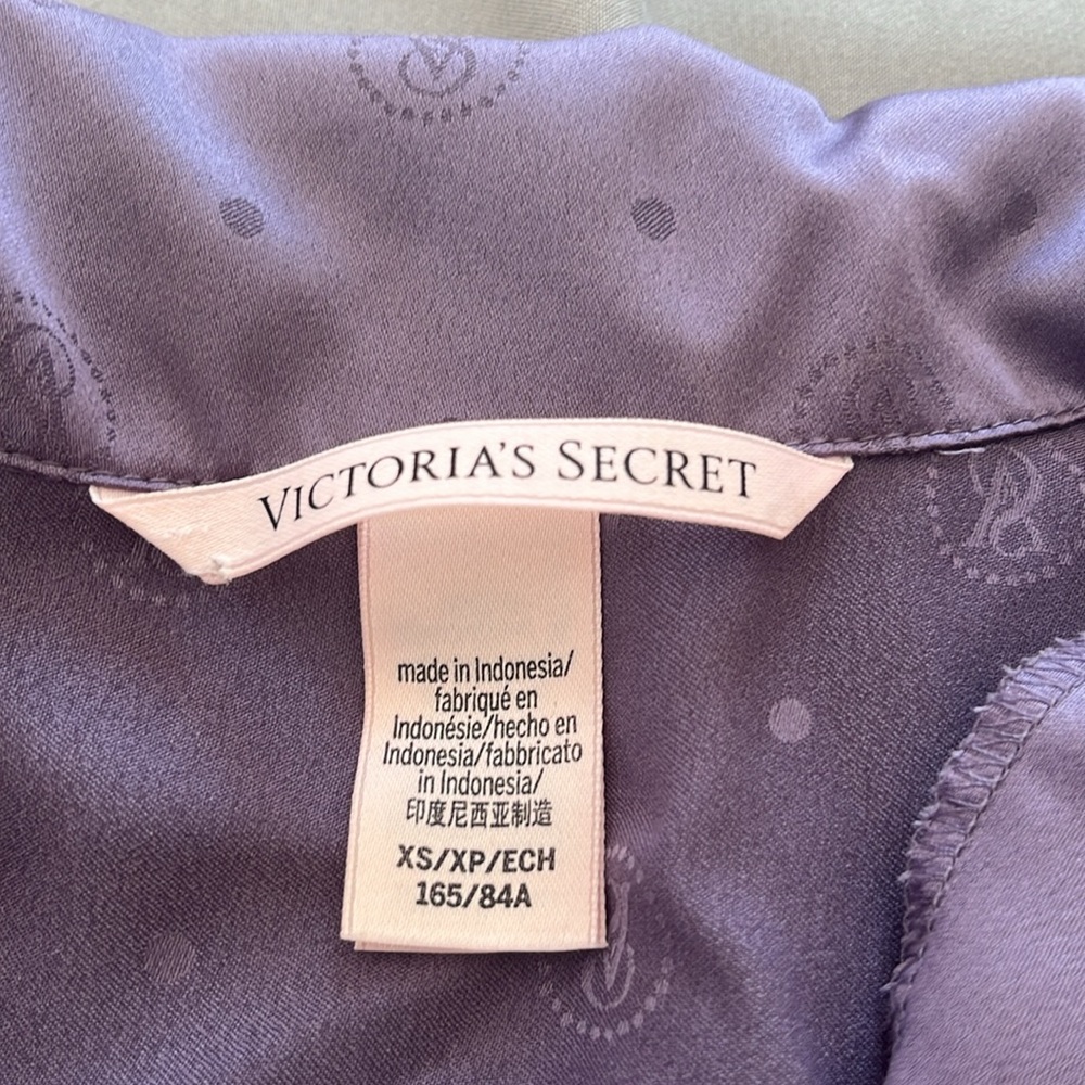 Victoria’s Secret Silk Pajama Set - Picture 5 of 11